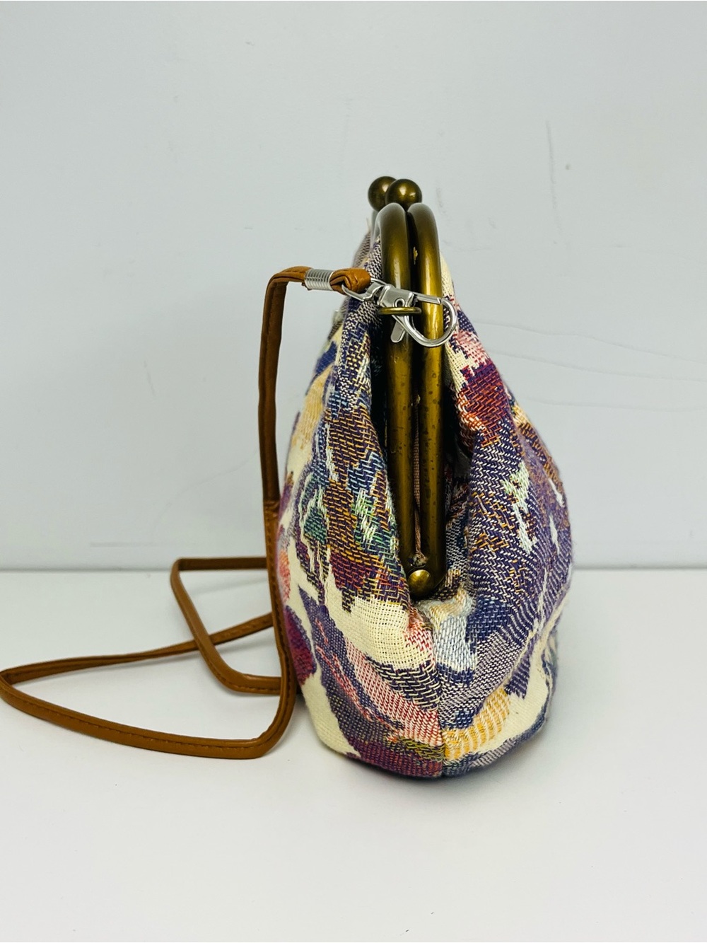 Vintage Kisslock Tapestry Crossbody Bag - Picture 5 of 7
